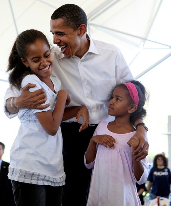 Obama-Family-barack-obama-2821103-548-660.jpg