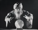 fortuneteller-crystal-ball-9509303[1].webp