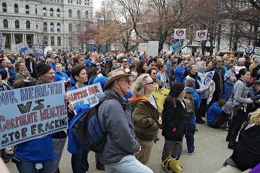 anti-fracking_protest_capitol_2011-04-11.jpg